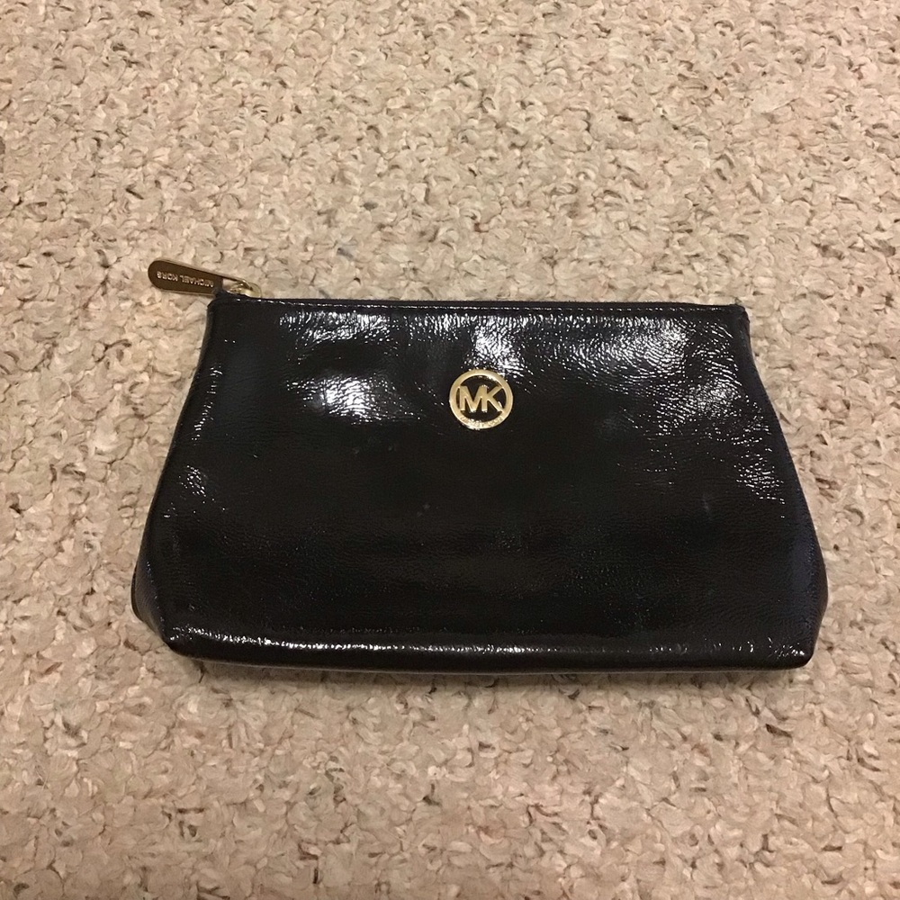 MICHAEL KORS SHINY BLACK LEATHER POUCH COSMETIC BAG MAKE UP GUC